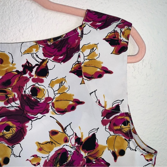 NWOT Draped Neckline Sleeveless Floral Blouse - Picture 10 of 14